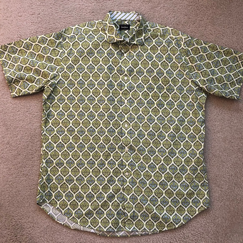 Neiman Marcus XL men's short sleeve shirt
